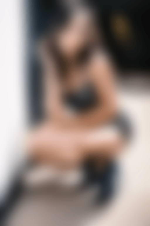 Layla Castillo - Free AI Girlfriend and NSFW Chatbot at Krush.chat
