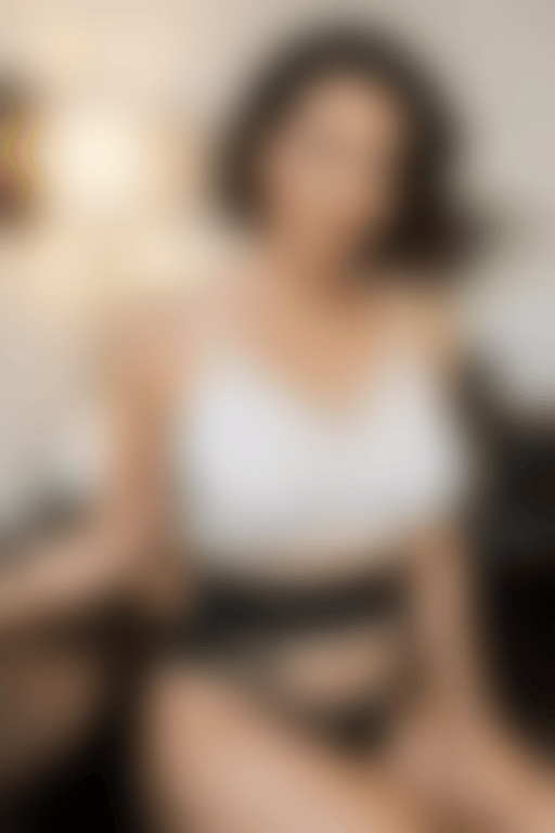 Sofia Clark - Free AI Girlfriend and NSFW Chatbot at Krush.chat